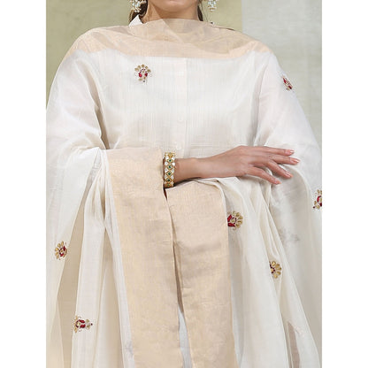 WeaverStory White Handloom Chanderi Kurta with Maroon Wrinkled Skirt and Dupatta (Set of 3)