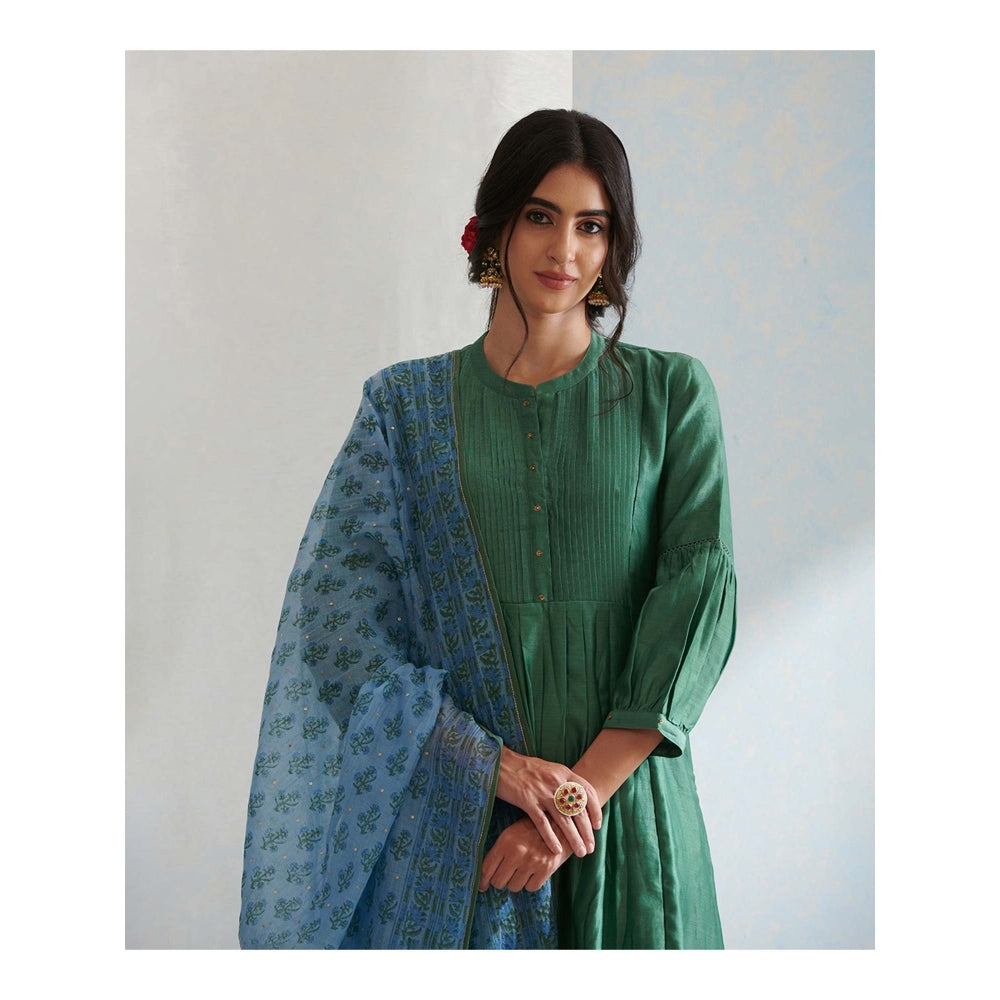 WeaverStory Green Handloom Chanderi Kurta with Plain Pants & Blue Printed Dupatta (Set of 3)