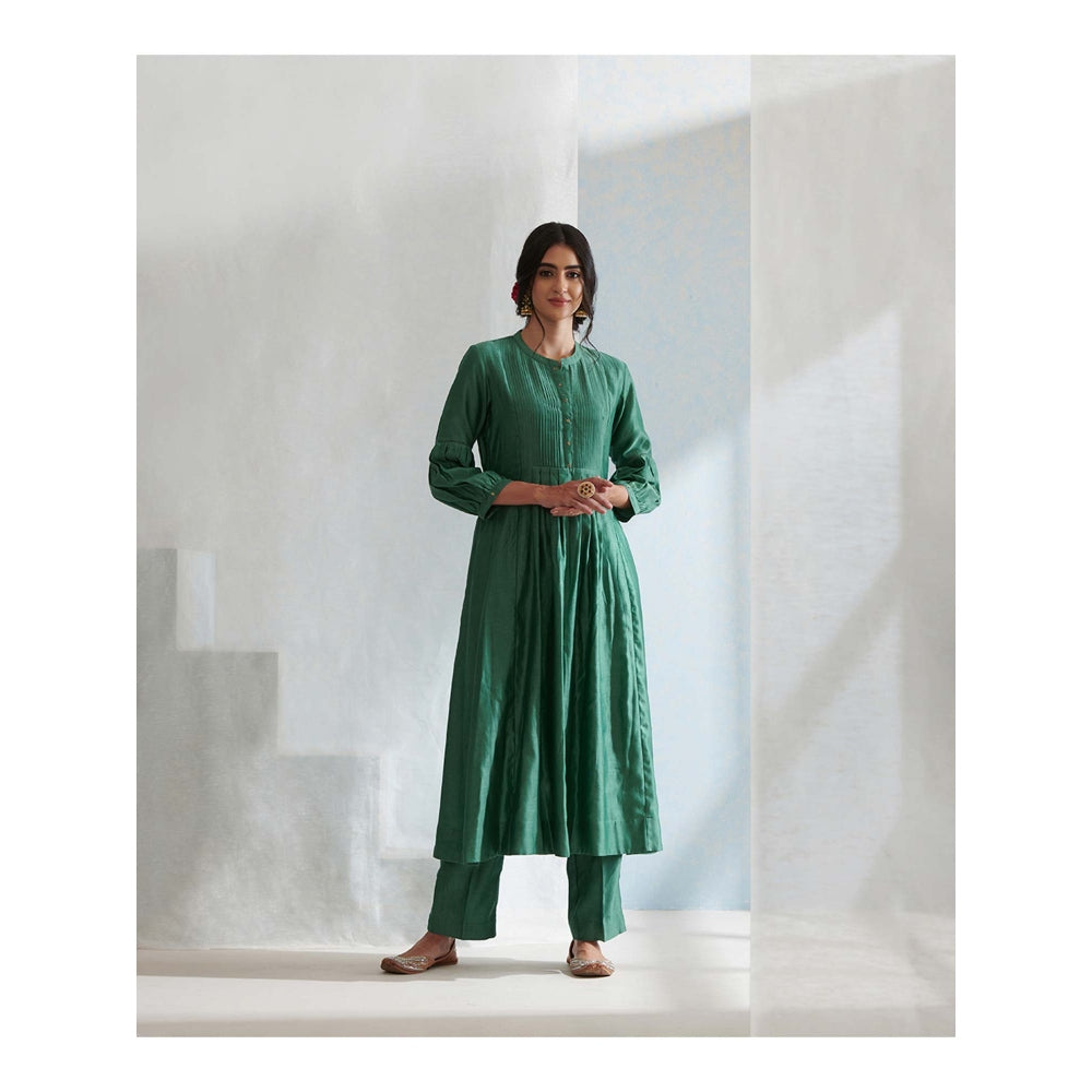 WeaverStory Green Handloom Chanderi Kurta with Plain Pants & Blue Printed Dupatta (Set of 3)