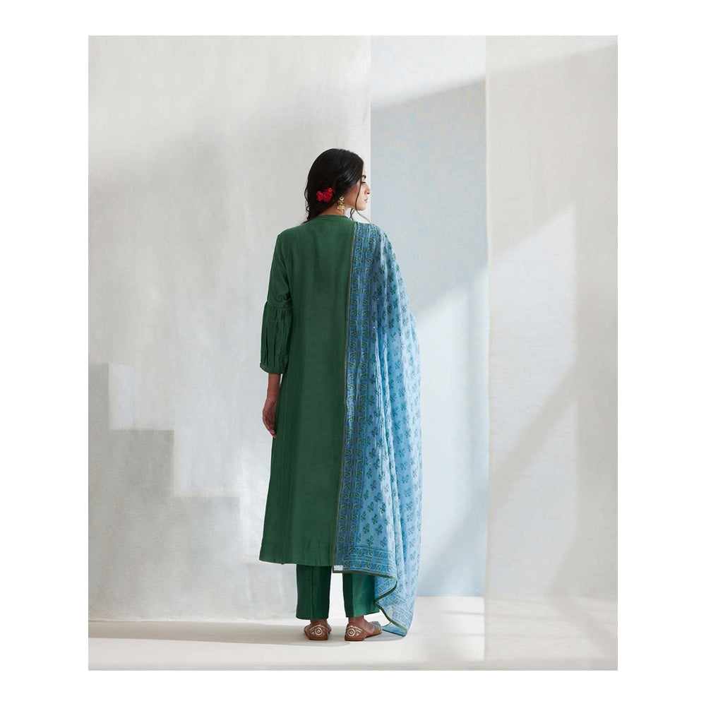 WeaverStory Green Handloom Chanderi Kurta with Plain Pants & Blue Printed Dupatta (Set of 3)