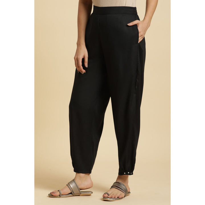W Black Solid Straight Pant