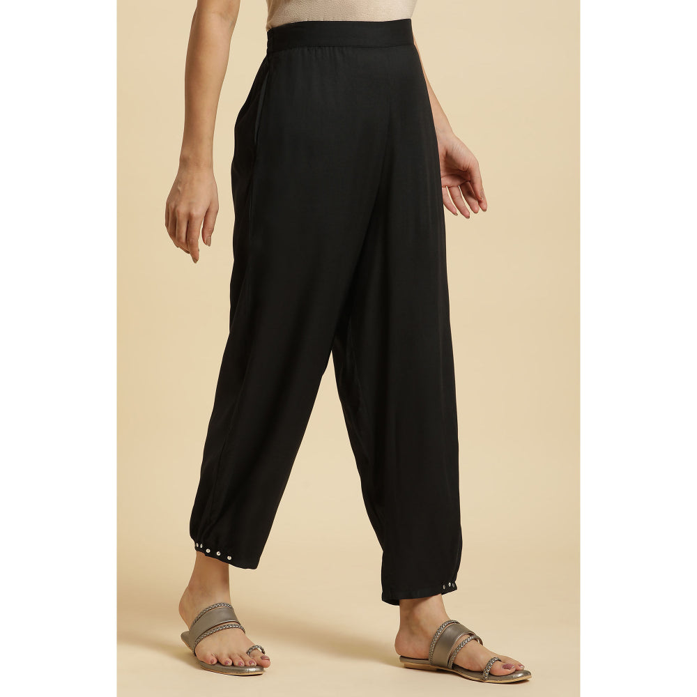 W Black Solid Straight Pant