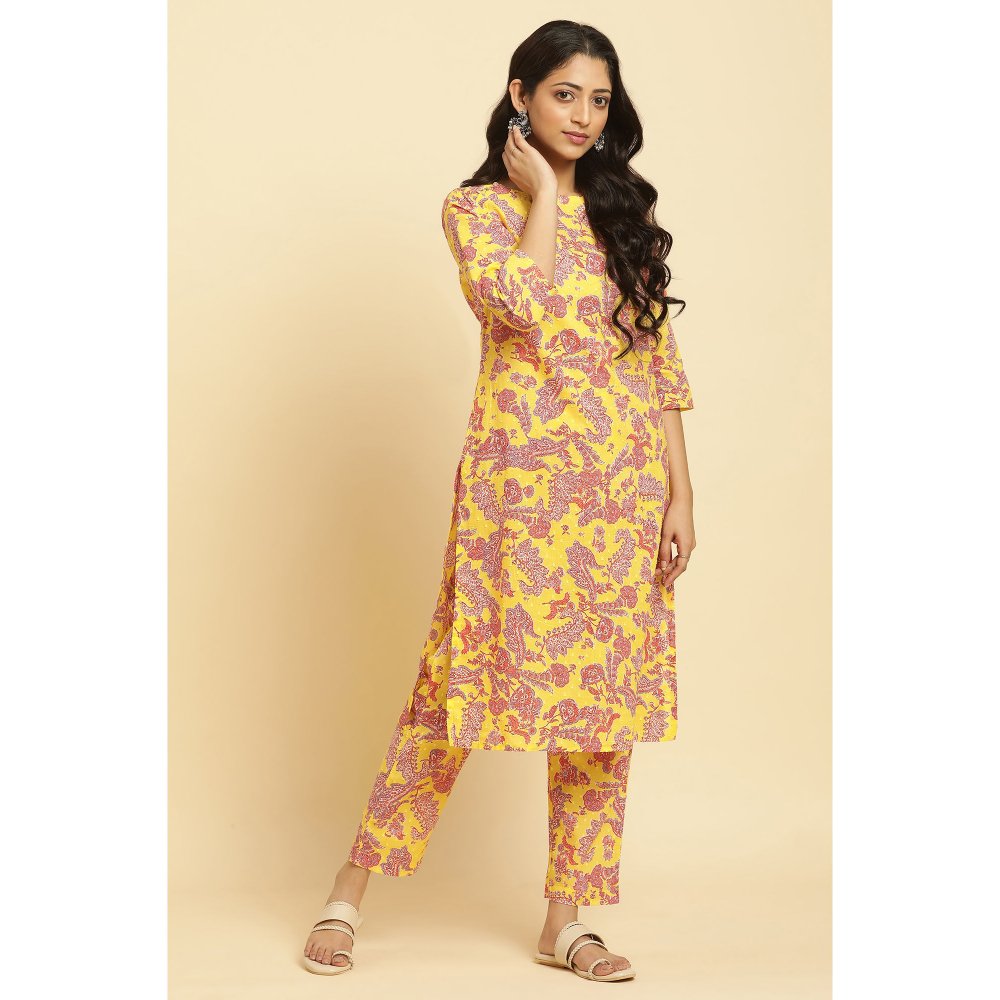 W Yellow Floral Kurta and Straight Pant (Set of 2)