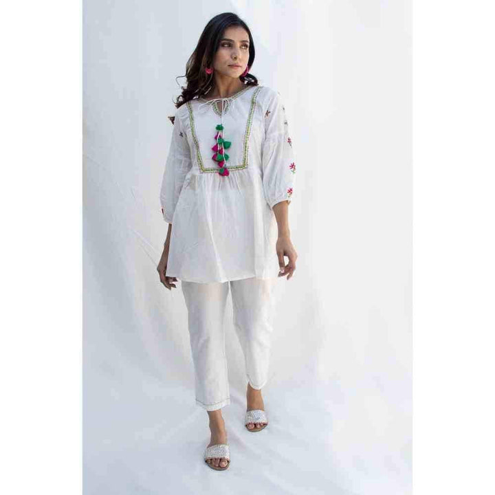 Zanaash Asta- White Cotton Co-Ord Set With Katha Embroidery  (Set Of 2)