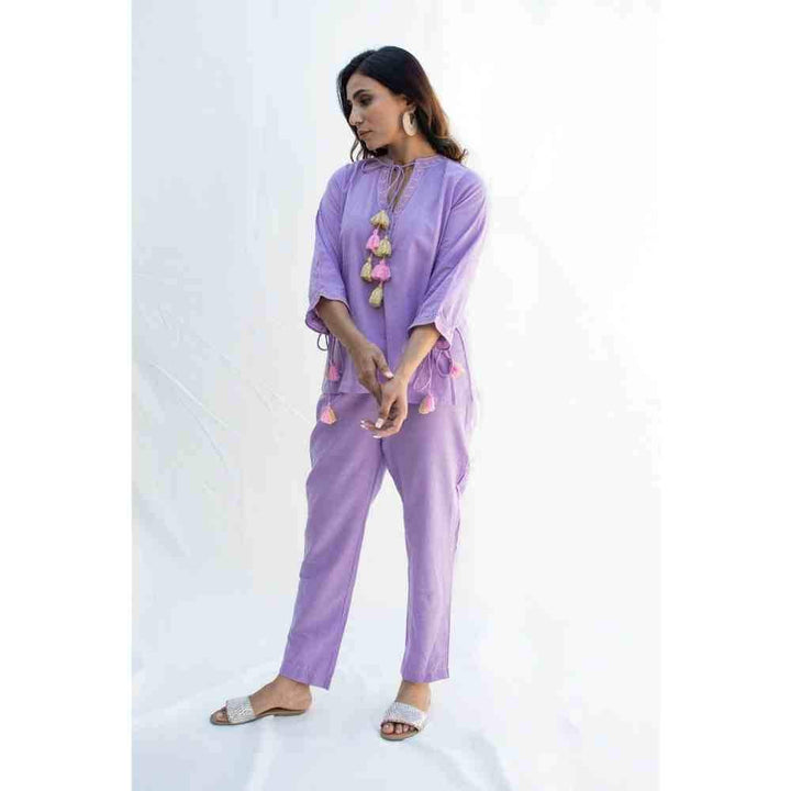 Zanaash Aminaah  - Lavender Cotton Co-Ord Set With Katha Embroidery (Set Of 2)