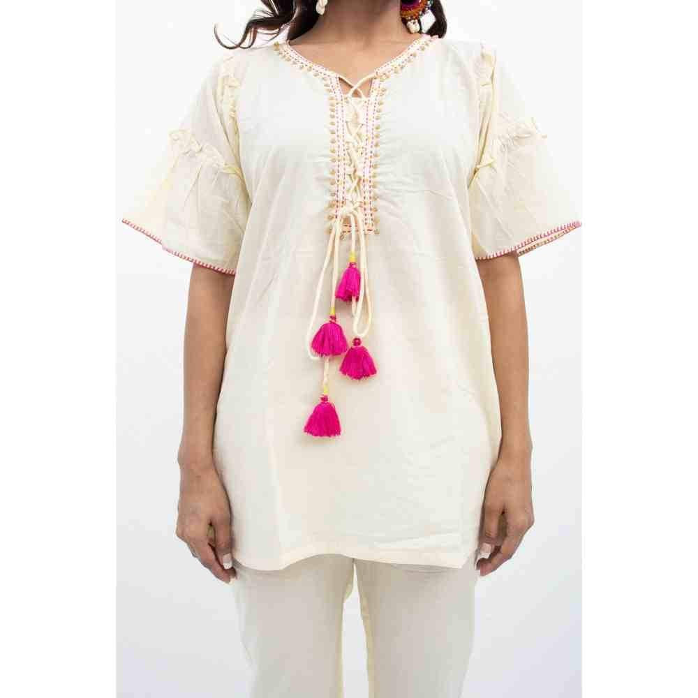 Zanaash Miwa - Ivory Cotton Co-Ord Set With Katha Embroidery (Set Of 2)