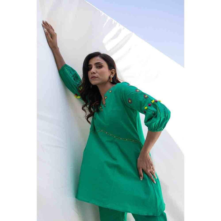 Zanaash Myrna-  Green Cotton Co-Ord Set With Katha Embroidery (Set Of 2)