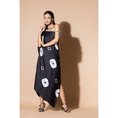 Zeefaa Black Lining Off Shoulder Kaftan