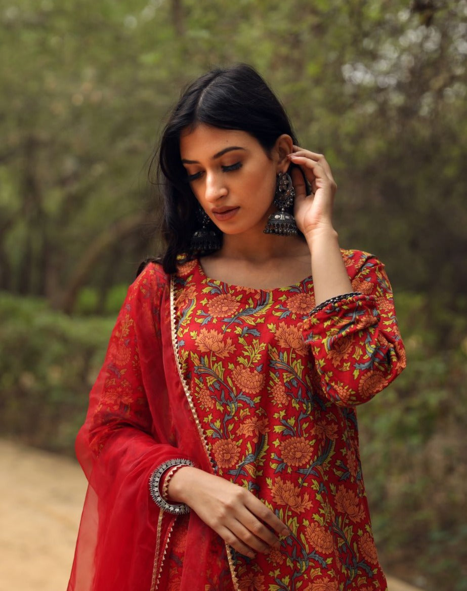 Sufi Red Straight Set