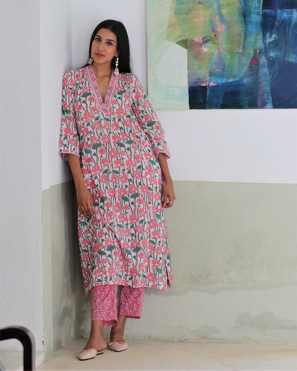 WHITE-PINK HANDPRINTED COTTON KURTI