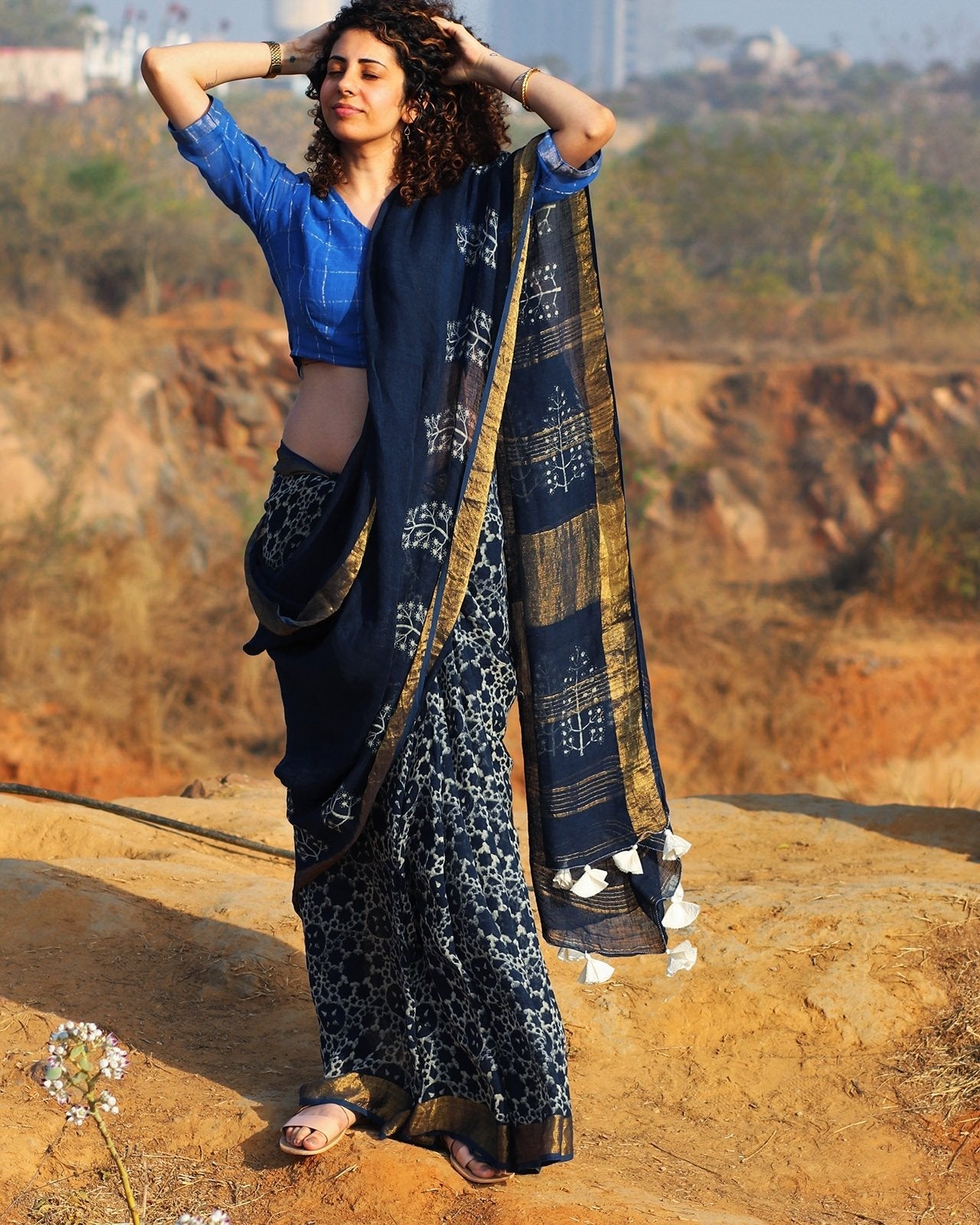 Chidiyaa Blue Linen Saree with Unstitched Blouse
