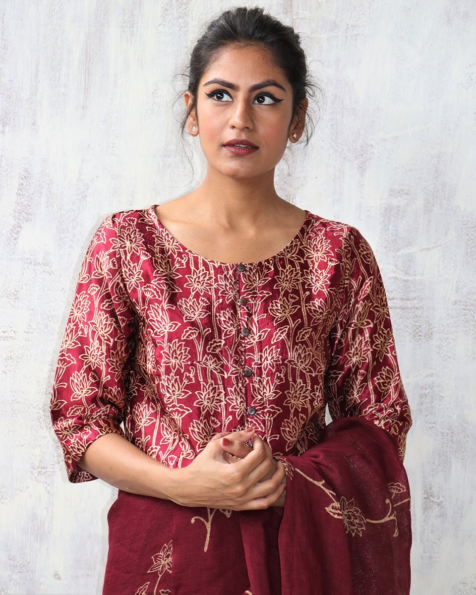 MAROON BLOCKPRINT MASHRU CROP TOP