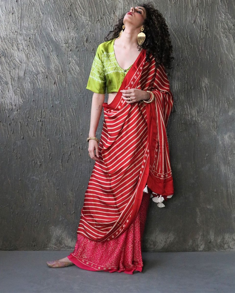 Chidiyaa Red Cotton Saree with Unstitched Blouse