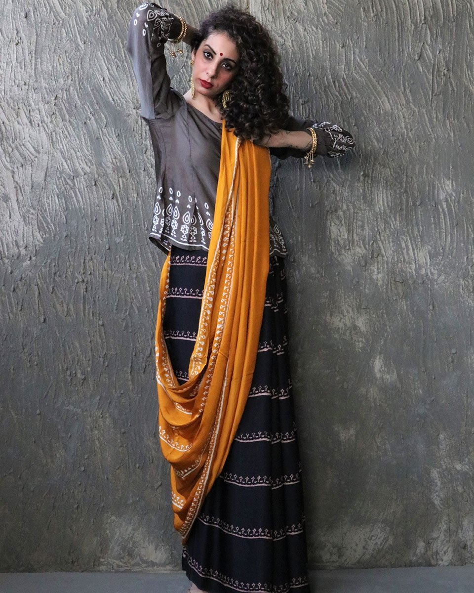 Chidiyaa Multi-Color Cotton Saree with Unstitched Blouse