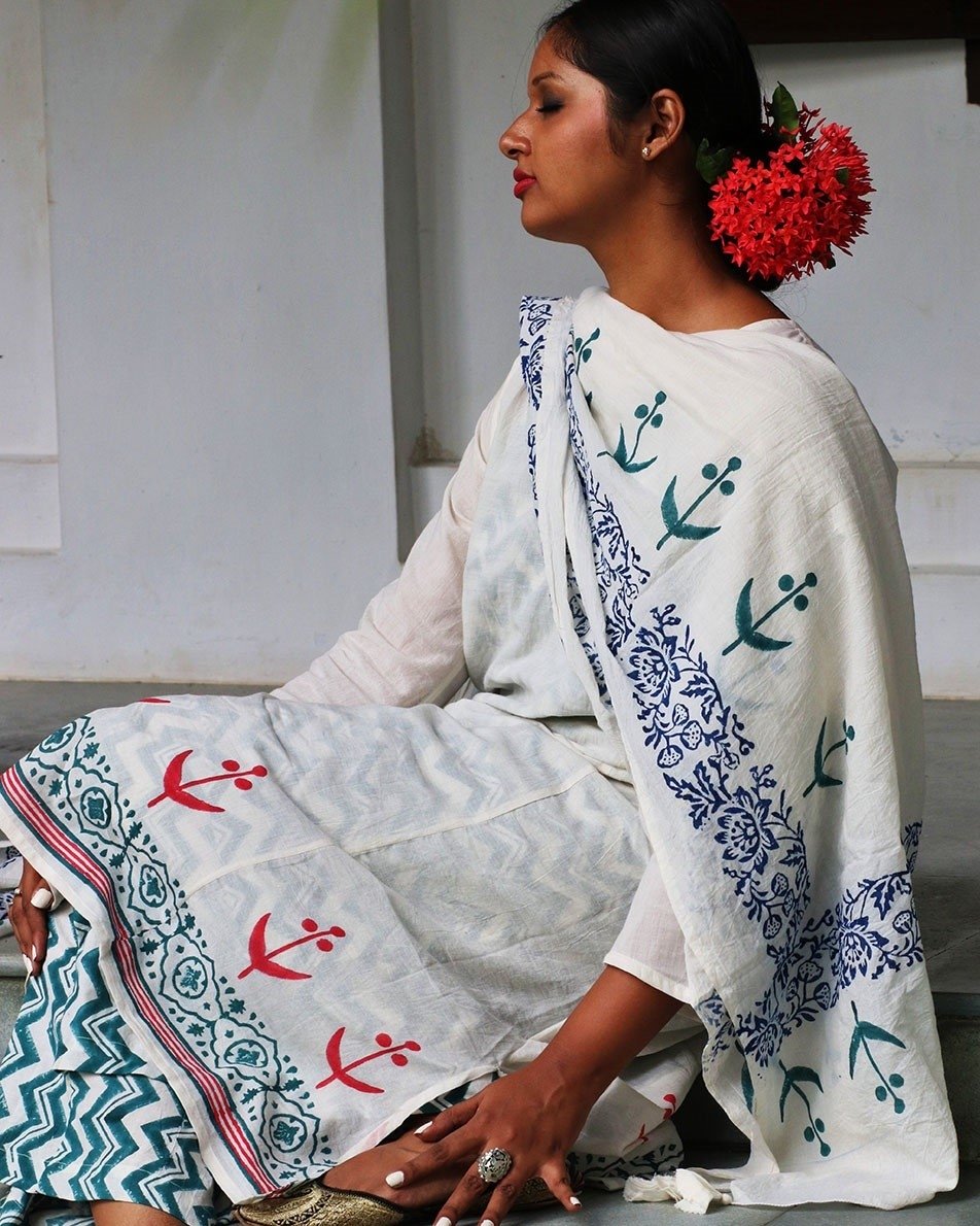 IVORY PINK BLOCKPRINTED MULMUL KURTI WITH GREEN SLIP AND BOTTOM(SET OF 3)