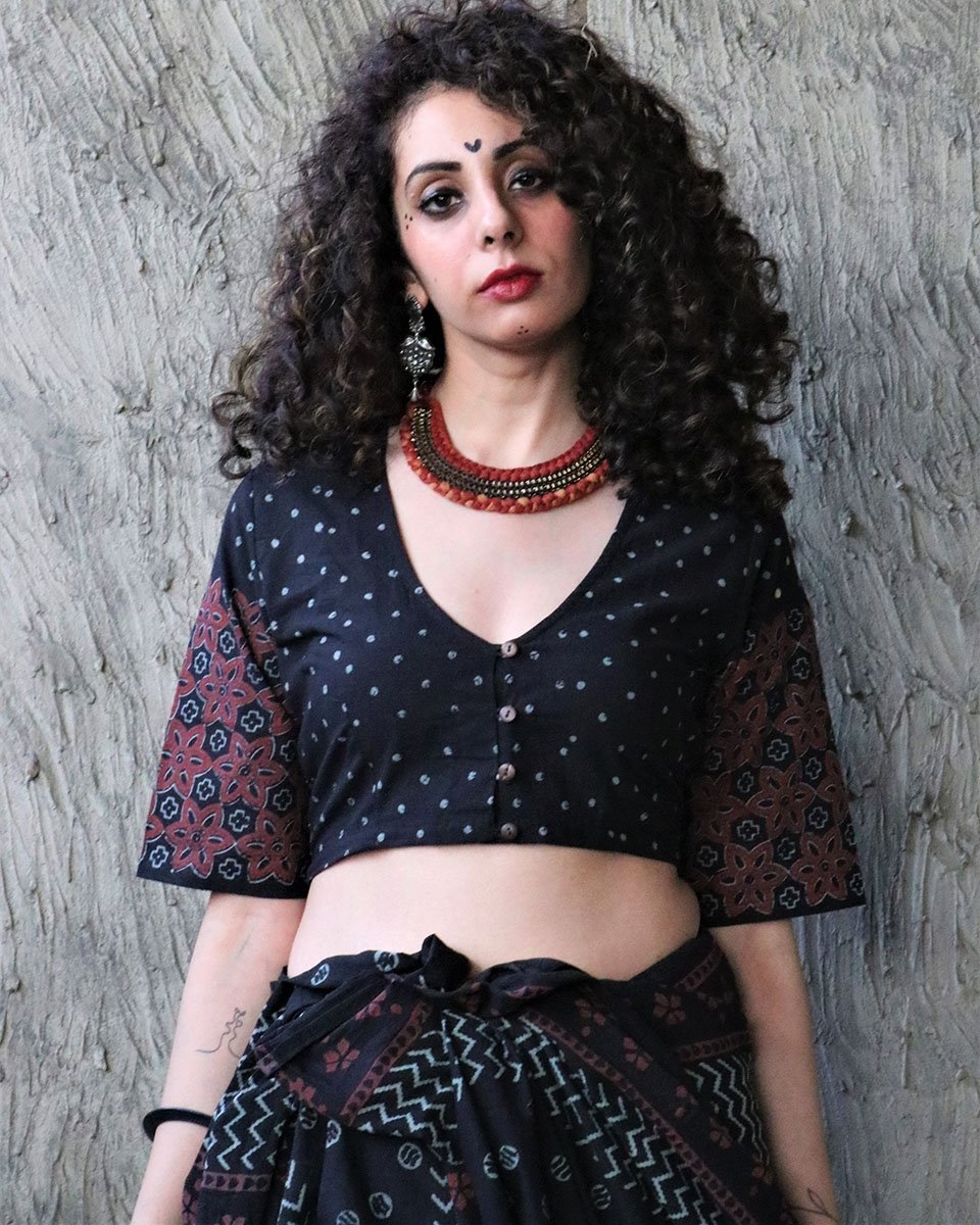 Chidiyaa Black Cotton Blouse