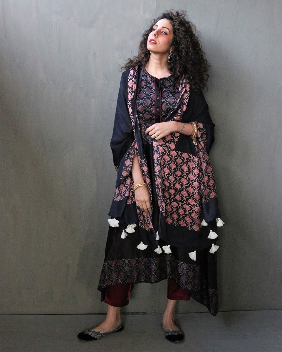 BLACK GULAB BLOCKPRINTED MODAL SILK DUPATTA