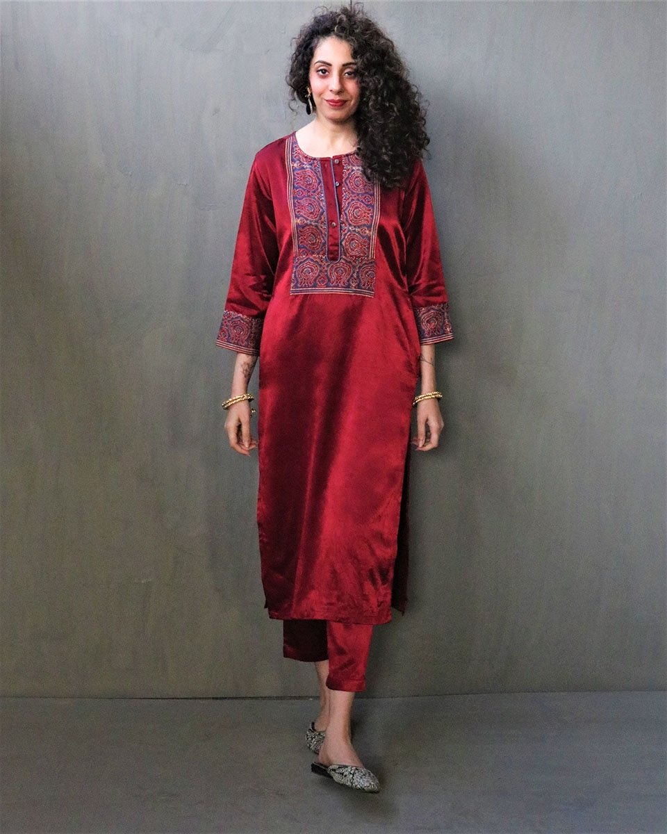 MAROON HANDPRINTED MASHRU SILK KURTI