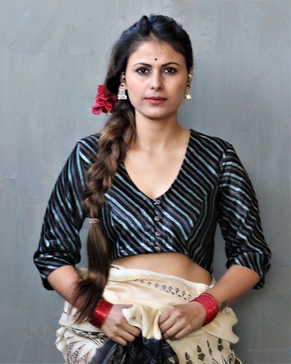 BLACK STRIPE BLOCKPRINT MASHRU CROP TOP